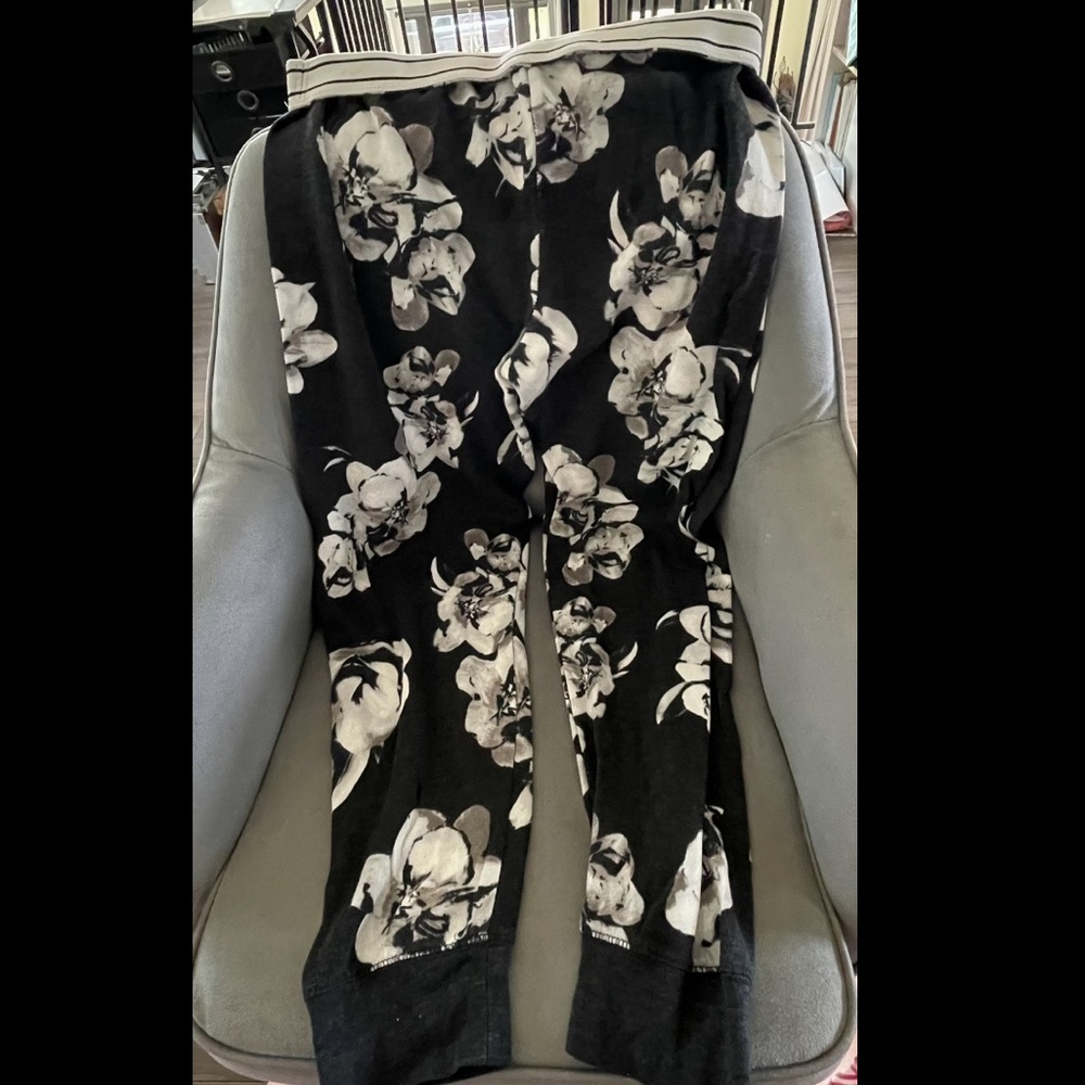 SO brand Kohls joggers. Size M.